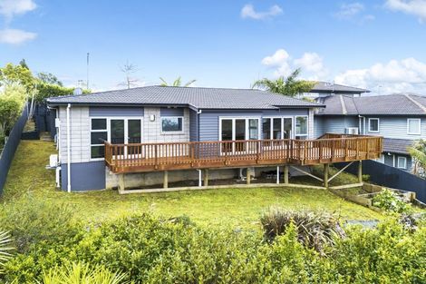 Photo of property in 94 Lake Panorama Drive, Henderson Valley, Auckland, 0612