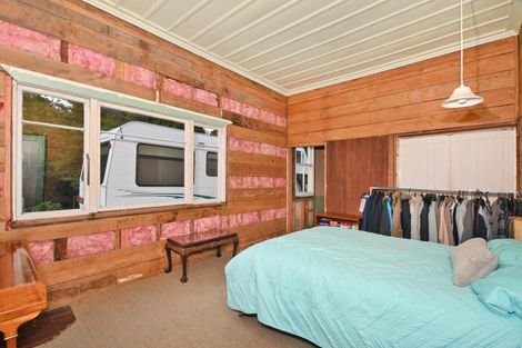 Photo of property in 429 Waikiekie Road North, Waiotira, 0193