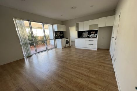 Photo of property in 37 Huntington Park Drive, Greenhithe, Auckland, 0632