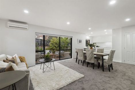 Photo of property in 7 Graham Collins Drive, Windsor Park, Auckland, 0632