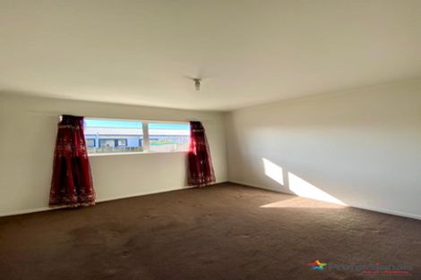 Photo of property in 2/54 Kenderdine Road, Papatoetoe, Auckland, 2025