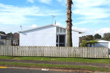 Photo of property in 8 Cromer Place, Mangere East, Auckland, 2024