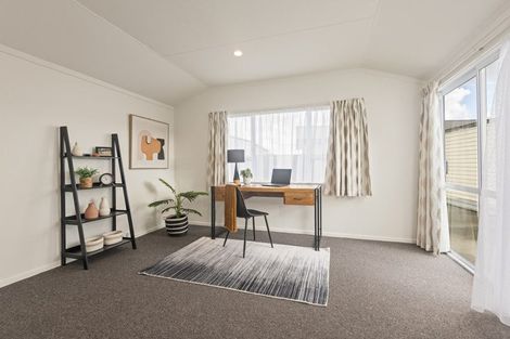 Photo of property in 63 Rhodes Drive, Kelvin Grove, Palmerston North, 4414