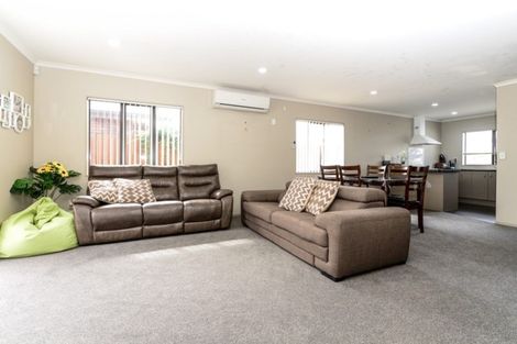 Photo of property in 13 Shrule Place, Huntington, Hamilton, 3210