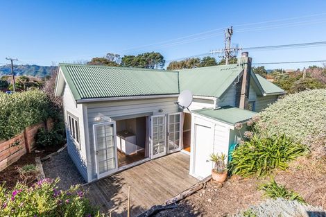 Photo of property in 69 Waimea Road, Waikanae Beach, Waikanae, 5036