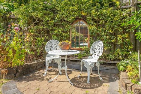 Photo of property in 2 Amokura Street, Waikanae, 5036