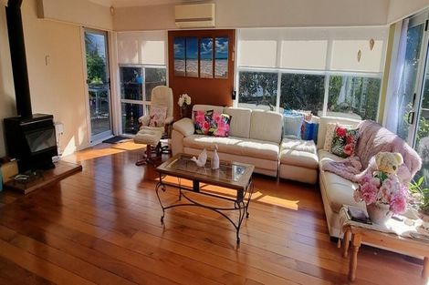 Photo of property in 11 Fenton Terrace, Cockle Bay, Auckland, 2014