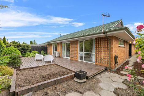 Photo of property in 2/65a Hamilton Avenue, Ilam, Christchurch, 8041