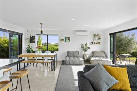 Photo of property in 10 Clifford Close, Leamington, Cambridge, 3432