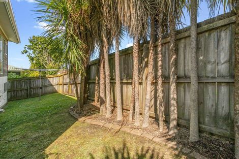 Photo of property in 1/3 Jumento Place, Unsworth Heights, Auckland, 0632