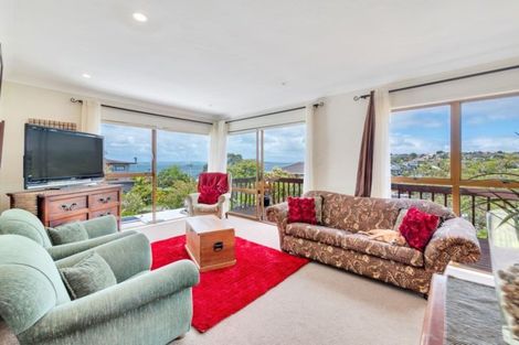 Photo of property in 32 Hyde Road, Rothesay Bay, Auckland, 0630