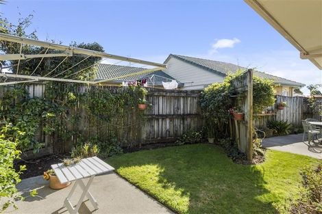 Photo of property in 18 The Gardens Drive, Papamoa Beach, Papamoa, 3118