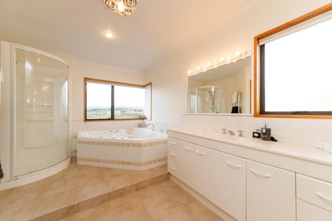 Photo of property in 40 Kilkenny Place, Fitzherbert, Palmerston North, 4410