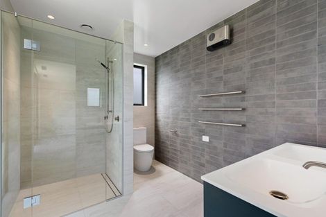 Photo of property in 6 Red Deer Rise, Kelvin Heights, Queenstown, 9300