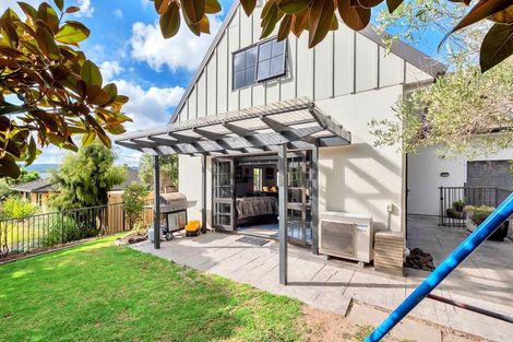 Photo of property in 11 Amberly Rise, Helensville, 0800