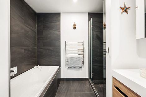 Photo of property in 1/18 Oriental Terrace, Oriental Bay, Wellington, 6011