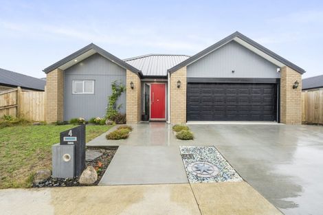 Photo of property in 4 Te Tiireke Drive, Glenview, Hamilton, 3206