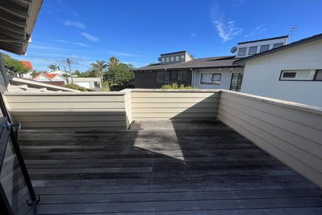 Photo of property in 11 Muritai Road, Milford, Auckland, 0620