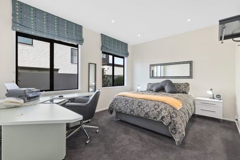 Photo of property in 7 Frieston Road, Milford, Auckland, 0620