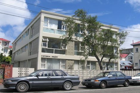 Photo of property in 4 Queen Street, Mount Victoria, Wellington, 6011