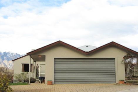 Photo of property in 70 Hensman Road, Queenstown, 9300