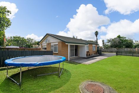 Photo of property in 11a Bill Phillip Place, Clendon Park, Auckland, 2103