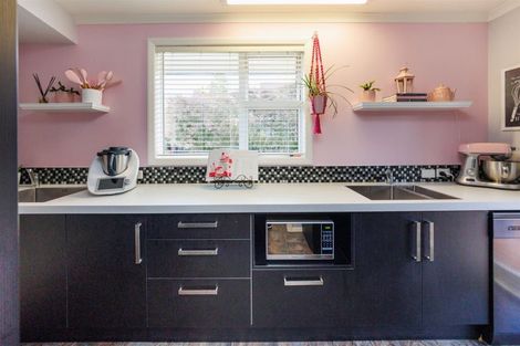 Photo of property in 34 Surrey Crescent, Hokowhitu, Palmerston North, 4410