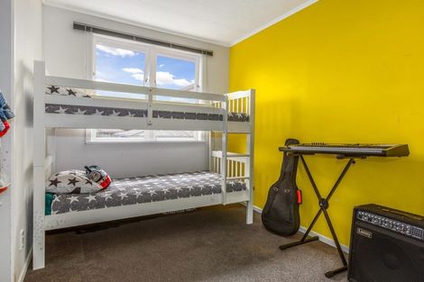 Photo of property in 136 Driver Crescent, Cannons Creek, Porirua, 5024