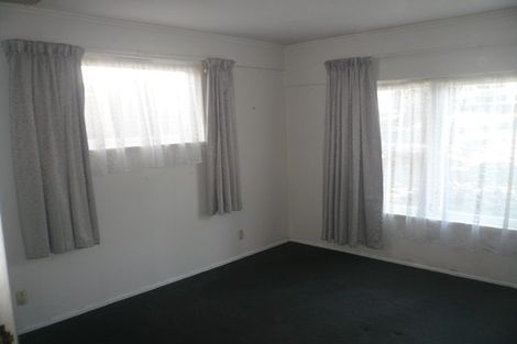 Photo of property in 17 Kelston Street, New Lynn, Auckland, 0600