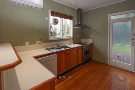 Photo of property in 90 Kawaha Point Road, Kawaha Point, Rotorua, 3010