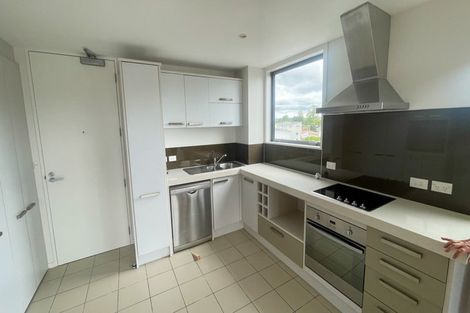 Photo of property in Bella Vista, 2d/84 Gunner Drive, Te Atatu Peninsula, Auckland, 0610