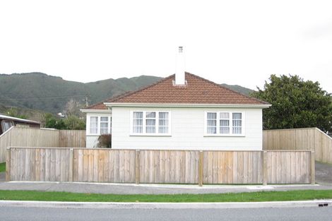 Photo of property in 22 Hewer Crescent, Naenae, Lower Hutt, 5011