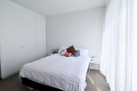 Photo of property in 25 Jean Caldwell Way, Island Bay, Wellington, 6023