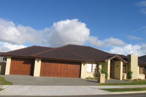 Photo of property in 43 Speyside Crescent, Flat Bush, Auckland, 2016