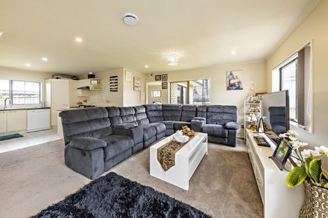 Photo of property in 62 Waimahia Avenue, Weymouth, Auckland, 2103