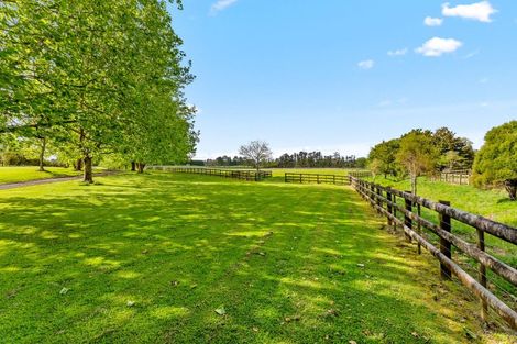 Photo of property in 42 Dysart Lane, Kumeu, 0891