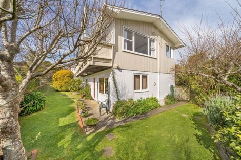 Photo of property in 4a Dowling Grove, Silverstream, Upper Hutt, 5019