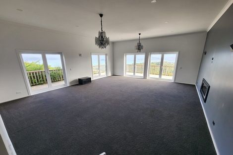 Photo of property in 14 Cessna Way, Newlands, Wellington, 6037