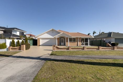 Photo of property in 4 Monterey Key, Papamoa Beach, Papamoa, 3118