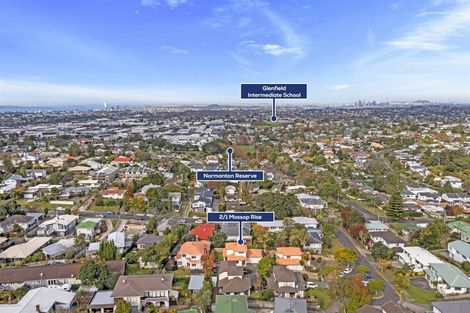 Photo of property in 2/1 Mossop Rise, Glenfield, Auckland, 0629