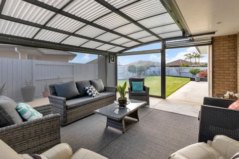 Photo of property in 6 Kamahi Place, One Tree Point, 0118