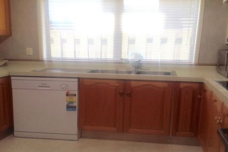 Photo of property in 1/4 Shakespeare Road, Milford, Auckland, 0620