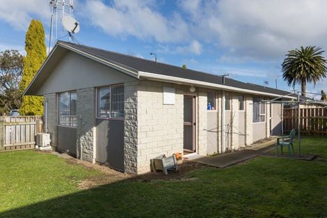 Photo of property in 12 Mccallum Street, Dannevirke, 4930