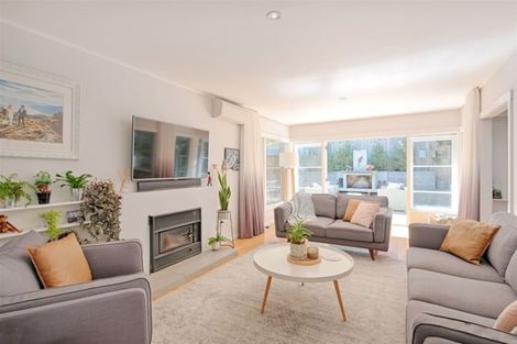 Photo of property in 2/526 Beach Road, Murrays Bay, Auckland, 0630