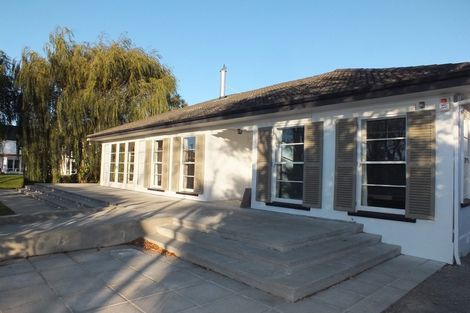 Photo of property in 98 Kahu Road, Fendalton, Christchurch, 8041