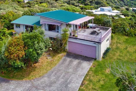 Photo of property in 13 Beach Valley Road, Piha, 0772