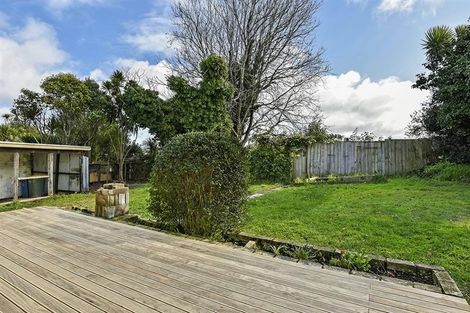 Photo of property in 17 Sheehan Road, Te Atatu South, Auckland, 0610