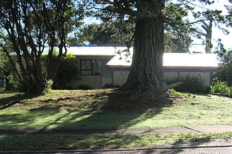 Photo of property in 5 Coutts Road, Pauanui, Hikuai, 3579