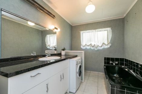 Photo of property in 2 Ewan Place, Taradale, Napier, 4112