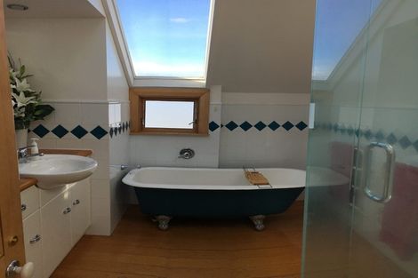 Photo of property in 3 Newman Terrace, Thorndon, Wellington, 6011